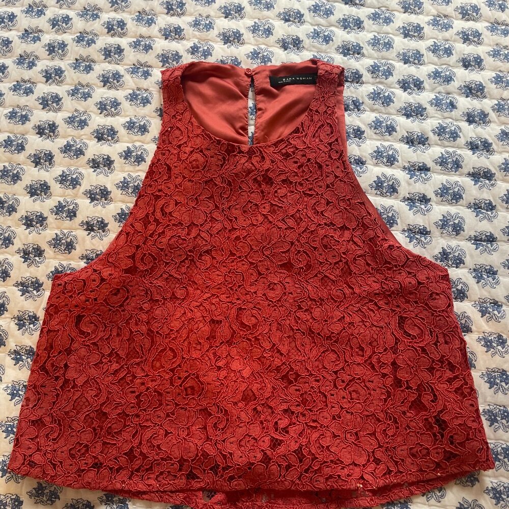 ZARAS Women’s coral lace floaty crop top/tank